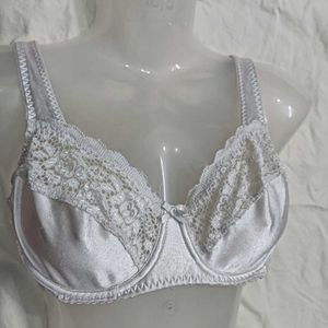 Elegant Lace🤎 Trimmed Bra