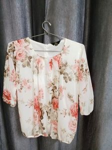 Georgette Top With 3/4 Sleeves