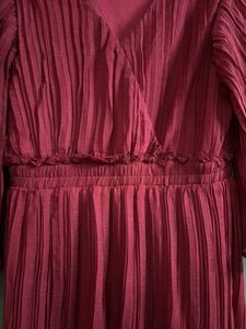 Elegant Pleated Red Midi Dress