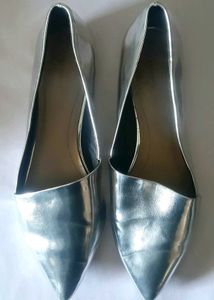 🤍 MIRROR SHINE MOMENT – ZARA TRAFALUC FLATS