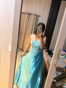 Stunning Blue Embellished Gown🦋🎀