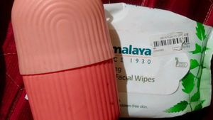 Himalaya Facial Wipes & Roller