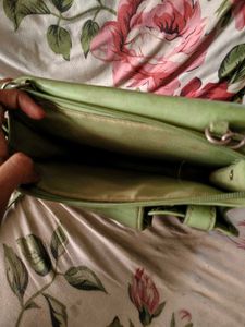 Chic Green Crossbody Bag 💚