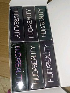 Huda Beauty 2 in 1 Powder Compact