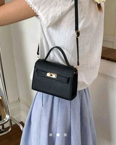 Savana Black Textured Handbag