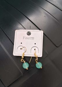 very pretty  and simple cute earring.