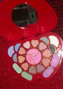 Vintage Heart-Shaped Compact