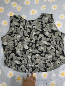 Floral Print Sleeveless Blouse