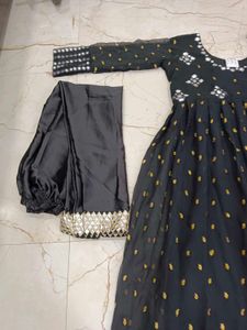 Elegant Black Kurta Set with Mirror Details L