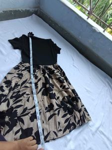 Chic Black &amp; Tan Floral Midi Dress