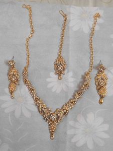 Stunning Gold-Tone Bridal Jewellery Set