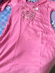 Beautiful Pink Embroidered Kurti set