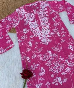 Zainab Mul-Mul Chikankari Kurti