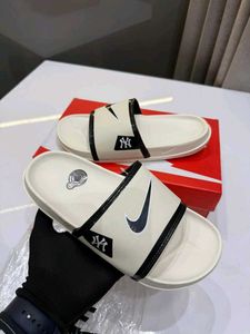 Nike flip flops