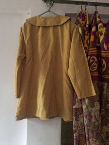 chic golden top