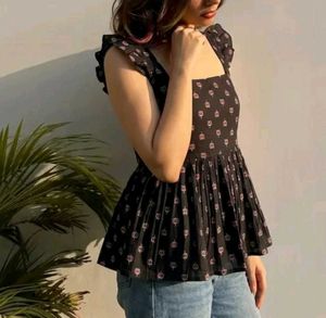 Chic Black Floral Print Top
