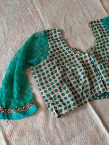 Elegant Cream &amp; Teal Floral Saree