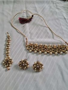 kundan Elegant Gold & Pearl Jewelry Set