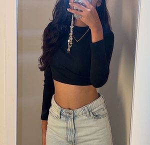 Black Ribbed Long Sleeve Crop Top