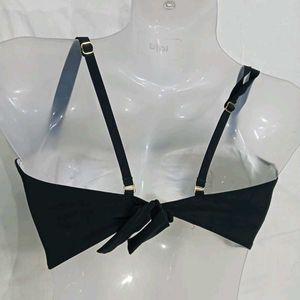 Chic Black &amp;⭐ White Bikini Top