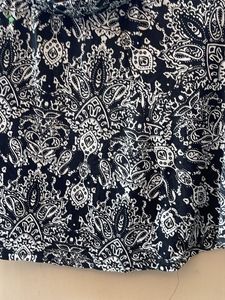 Stylish Black &amp; White Paisley Print Top