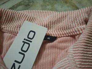 Chic Pink Ribbed Top