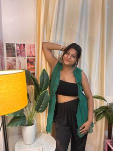 Green  Sleeveless shrug