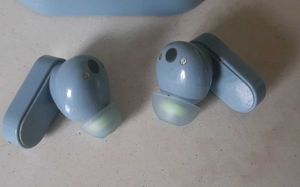NON WORKINGWireless Earbuds with Charging Case