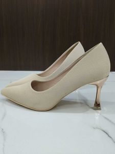 BRAND NEW Nude Pumps
