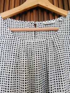 Chic Sleeveless Printed Top