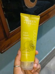 Jovees Herbal Lemon Face Wash