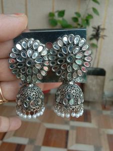 Newly And Stylish Earing