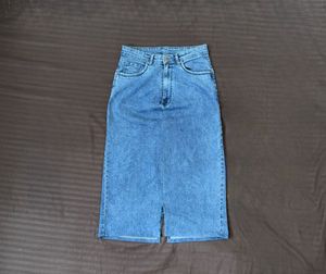 Denim skirt -like new