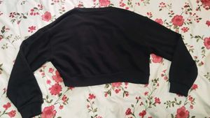 Black Cropped Sweatshirt