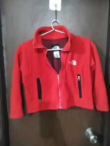 The North Face Youth Jacket unisex..
