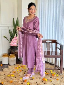 NEW LAUNCHING HEAVY 3PIECE SUIT SET*