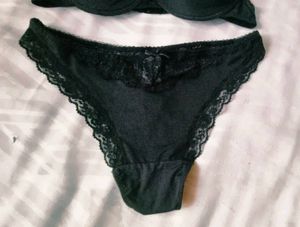 Very Beautiful N Comfortable Satin Bra With Penty