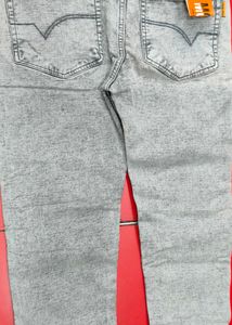 Men's Grey Denim Jeans Size - 30 NEW