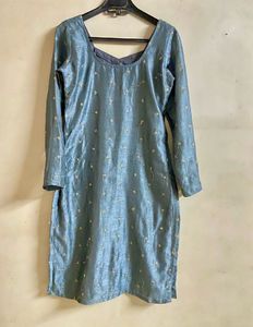Elegant Blue Embroidered Kurta