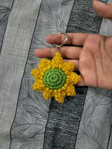 crochet sunflower keychain