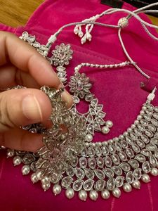 Exquisite bridal Kundan Necklace Set with Earrings