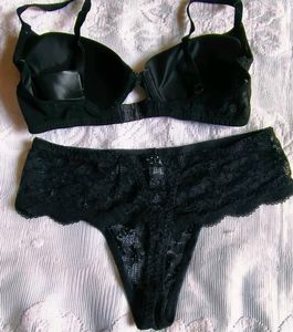 Lace Trimmed Black Bra and Panty Set