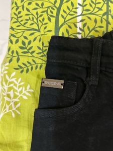 Black Mom Jeans