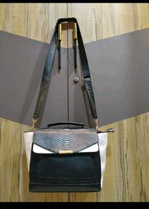 Chic Black &amp; White Shoulder Bag