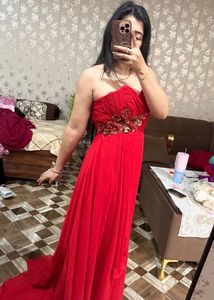 Stunning Red Embellished Gown❤️🎀🦋