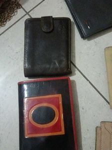 Assorted Wallets - Various Styles ( one piece 300)