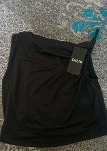 Chic Black Sleeveless Crop Top