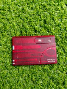 VICTORINOX SWISSCARD CLASSIC – RED