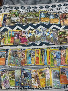 10 Pokemon Card Trading Lot