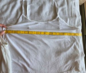 Chic Sleeveless Top.with inner